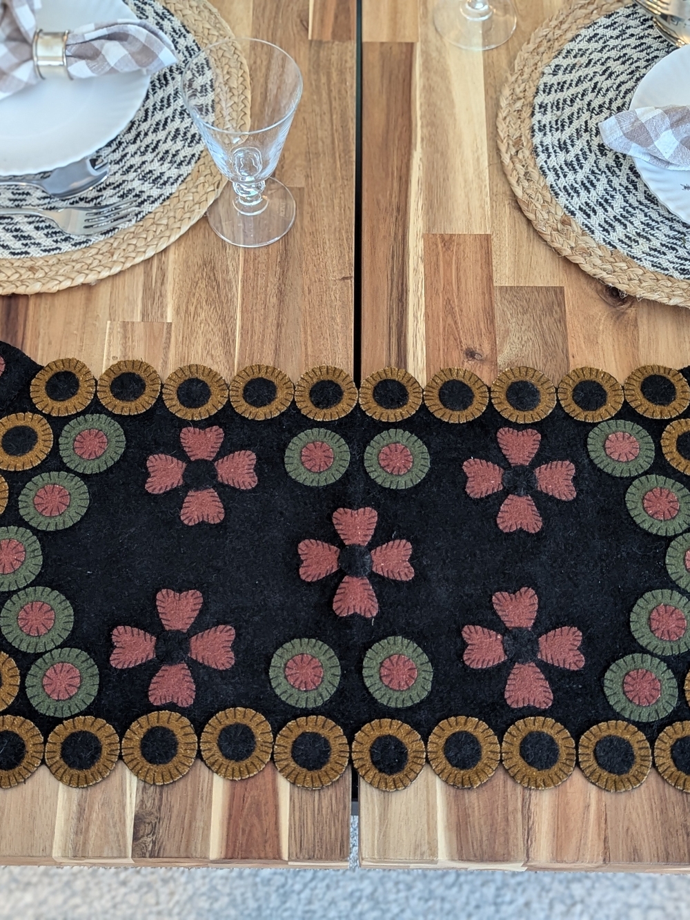 Wool Felt Penny Rug Table Runner Primitive Folk Art Americana 30"